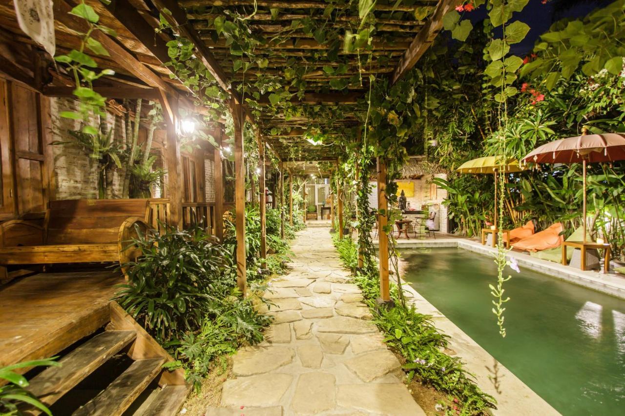 Bening Hut And Spa Seminyak Buitenkant foto