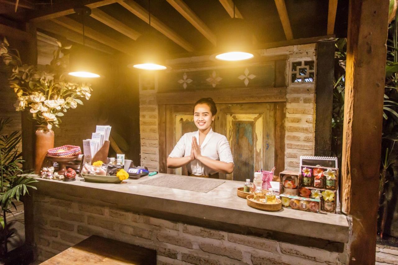 Bening Hut And Spa Seminyak Buitenkant foto