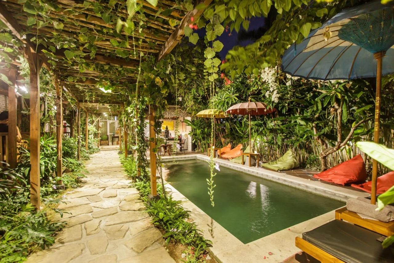 Bening Hut And Spa Seminyak Buitenkant foto
